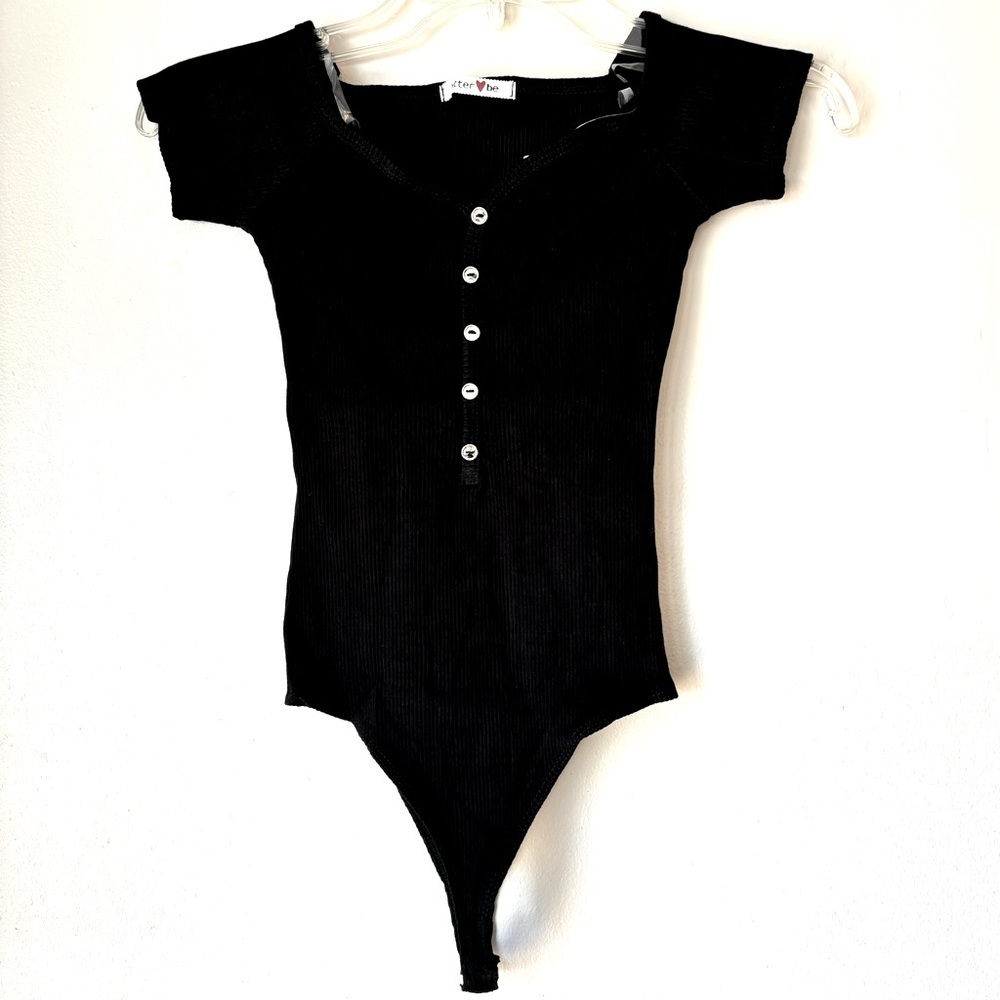 Better Be Off the Shoulder Black Ribbed Henley Short Sleeve Bodysuit-Small NWT